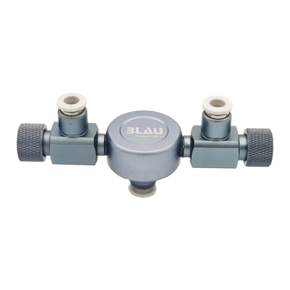 Blau 1 to 2 outlet adapter